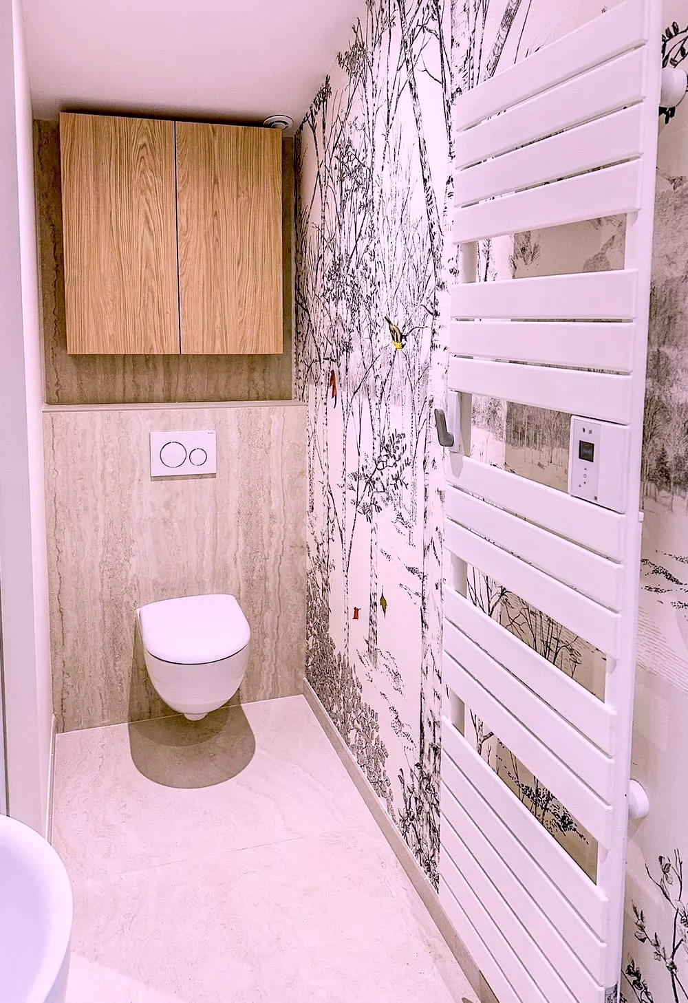 Salle de bain aux proportions généreuses dans une maison du Bugey
