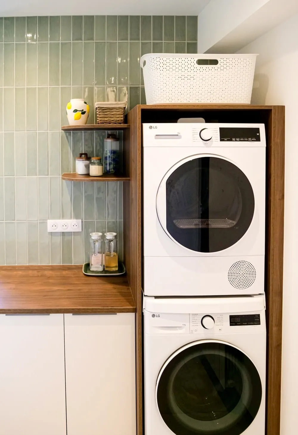 Buanderie chic et fonctionnelle dans une maison de Tournus