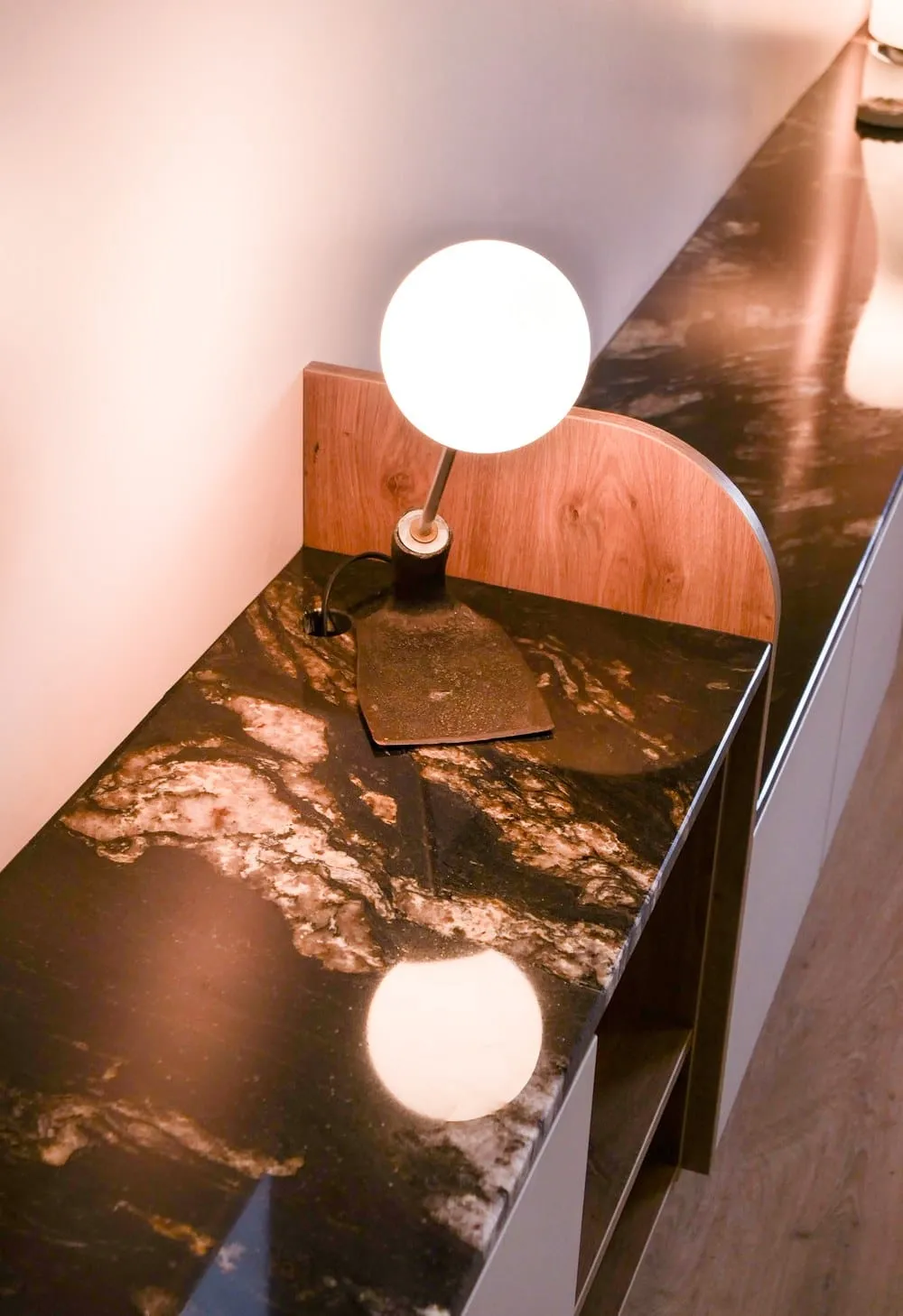 Chambre et dressing harmonieux dans une maison de l'Ain