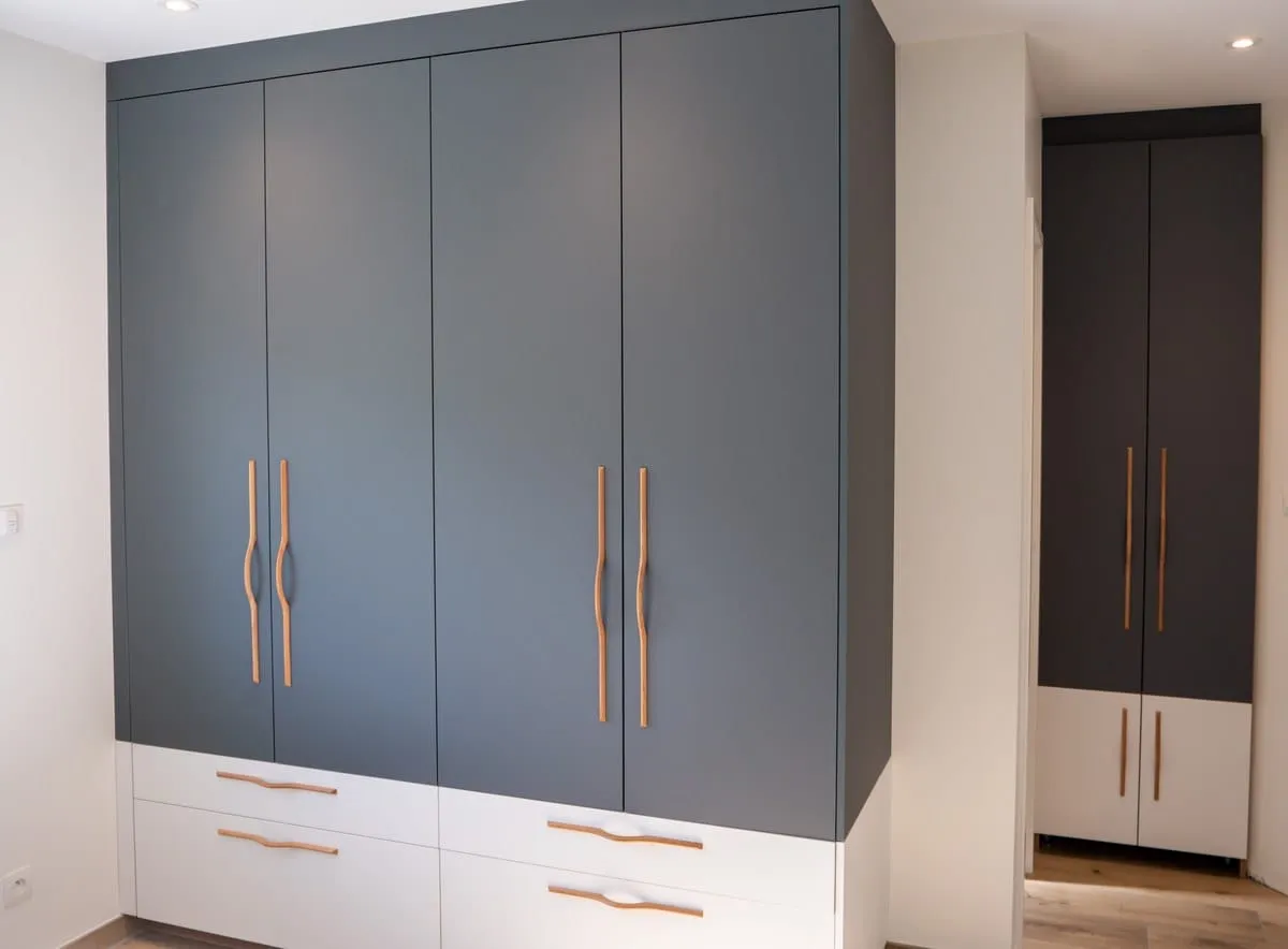 Chambre et dressing sur mesure pour une maison de caractère