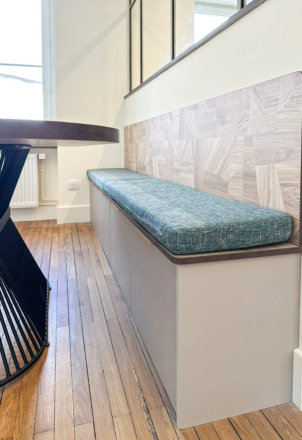Cuisine et verrières sur mesure dans un appartement ancien