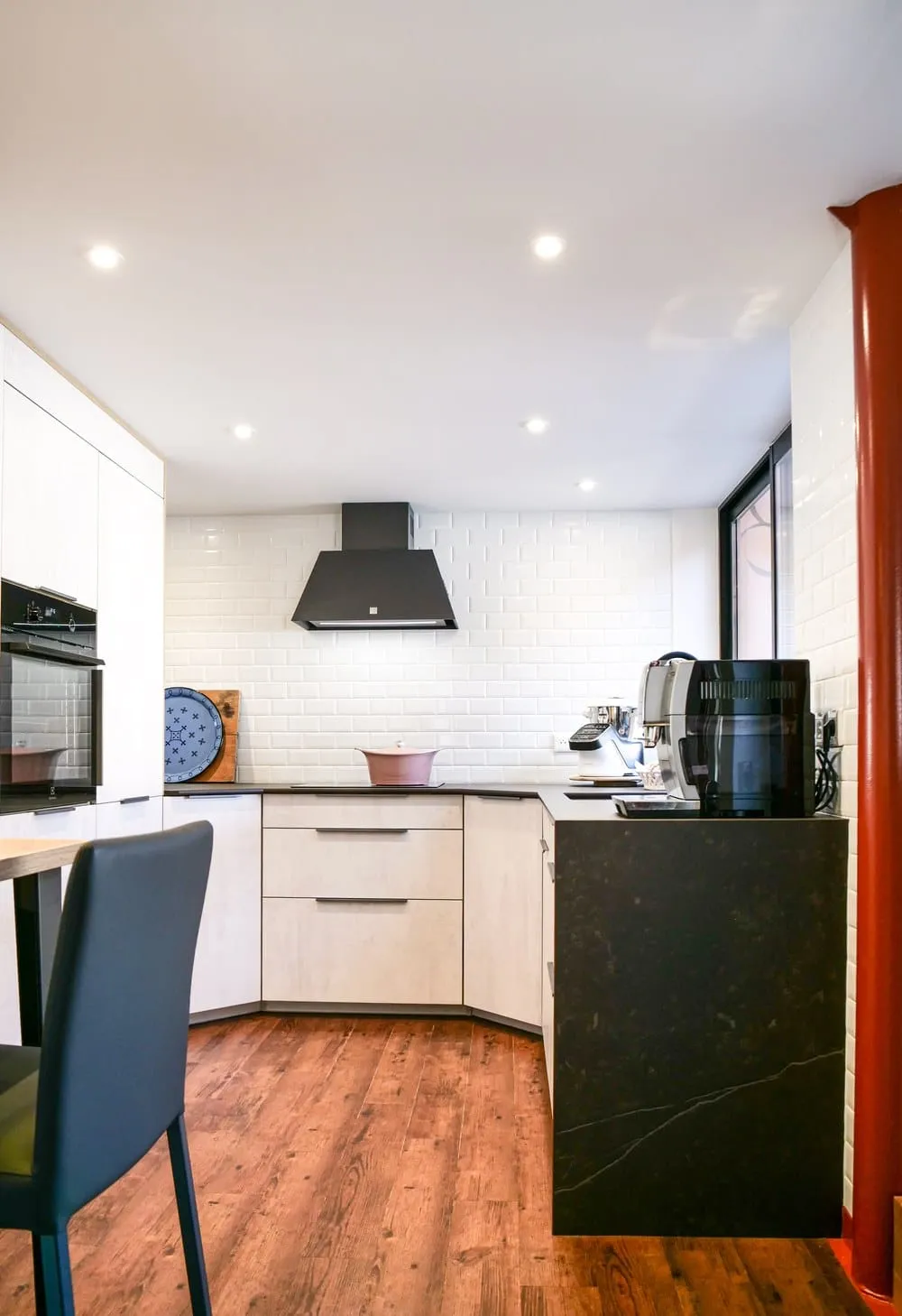 Rénovation complète d'une cuisine au style industriel dans un loft