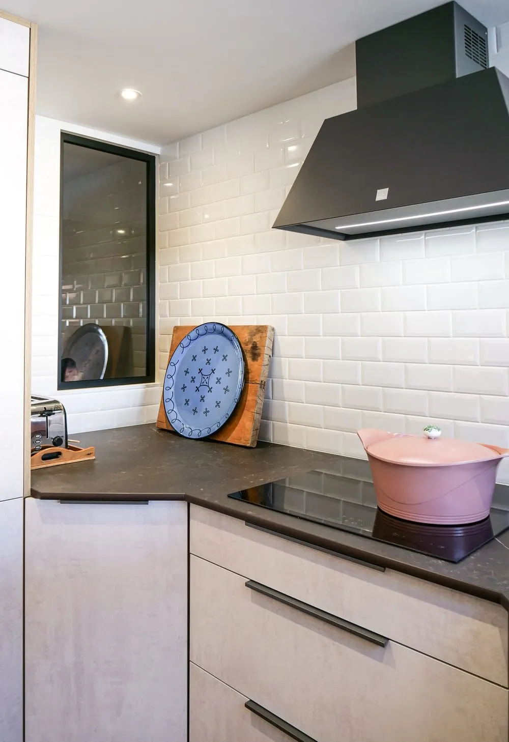 Rénovation complète d'une cuisine au style industriel dans un loft