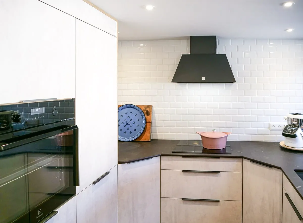 Rénovation complète d'une cuisine au style industriel dans un loft