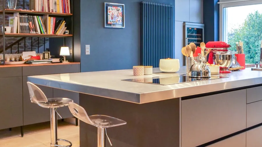 Cuisine contemporaine dans une maison mâconnaise réaménagée