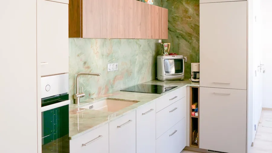 Cuisine chic et contemporaine dans un appartement de centre ville