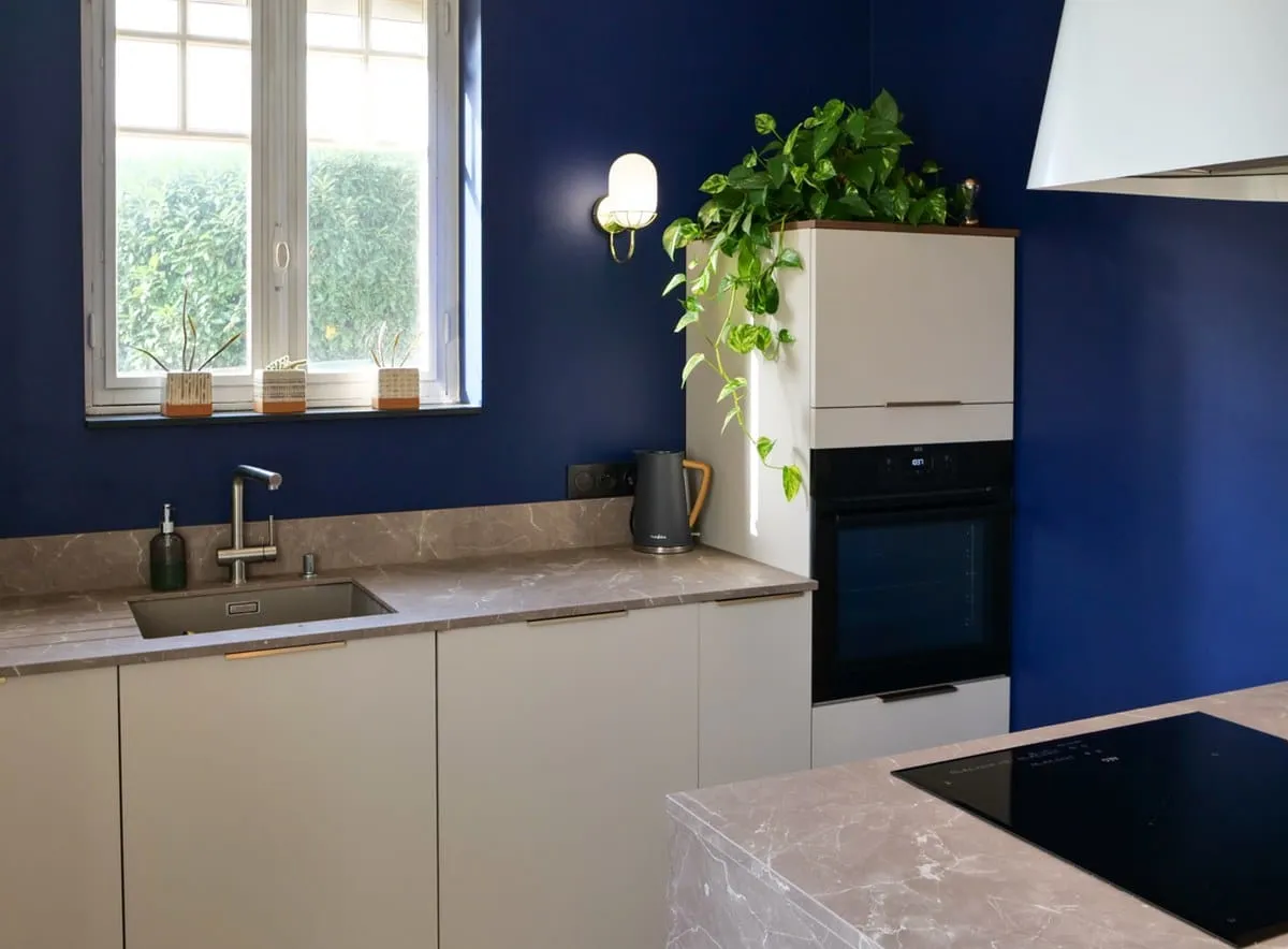 Cuisine moderne dans une maison au style Belle époque