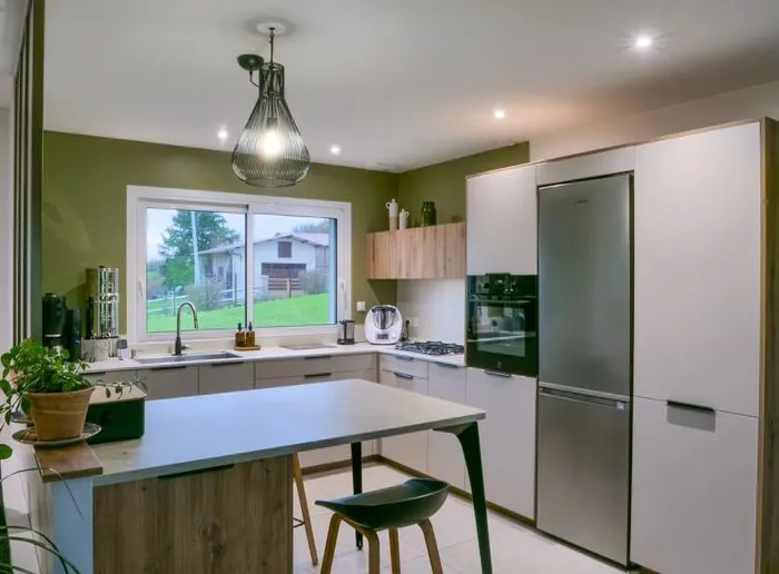 Cuisine et agencement entièrement repensés dans une maison de Viry, Viry