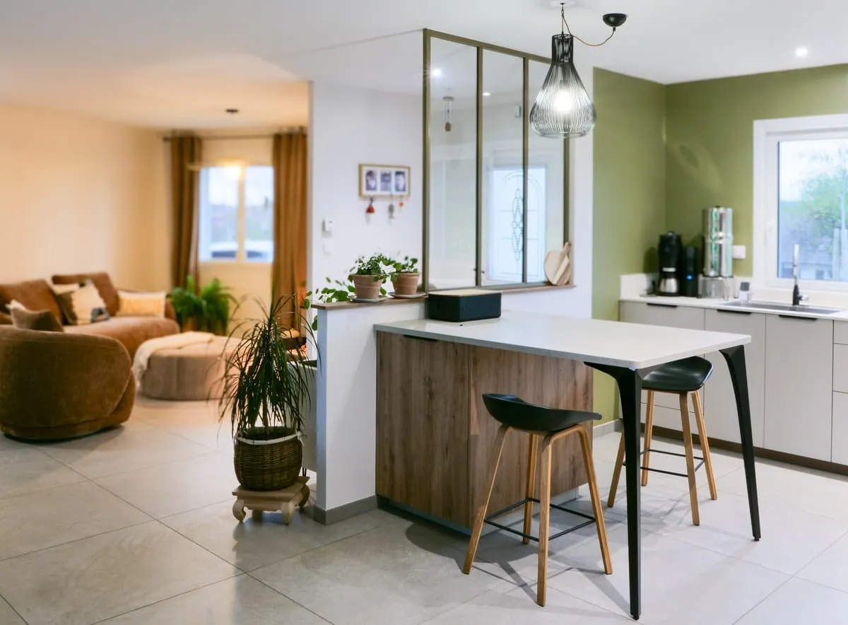 Cuisine et agencement entièrement repensés dans une maison de Viry