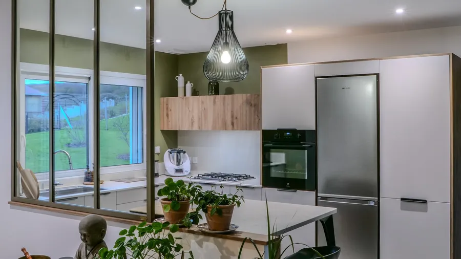 Cuisine et agencement entièrement repensés dans une maison de Viry