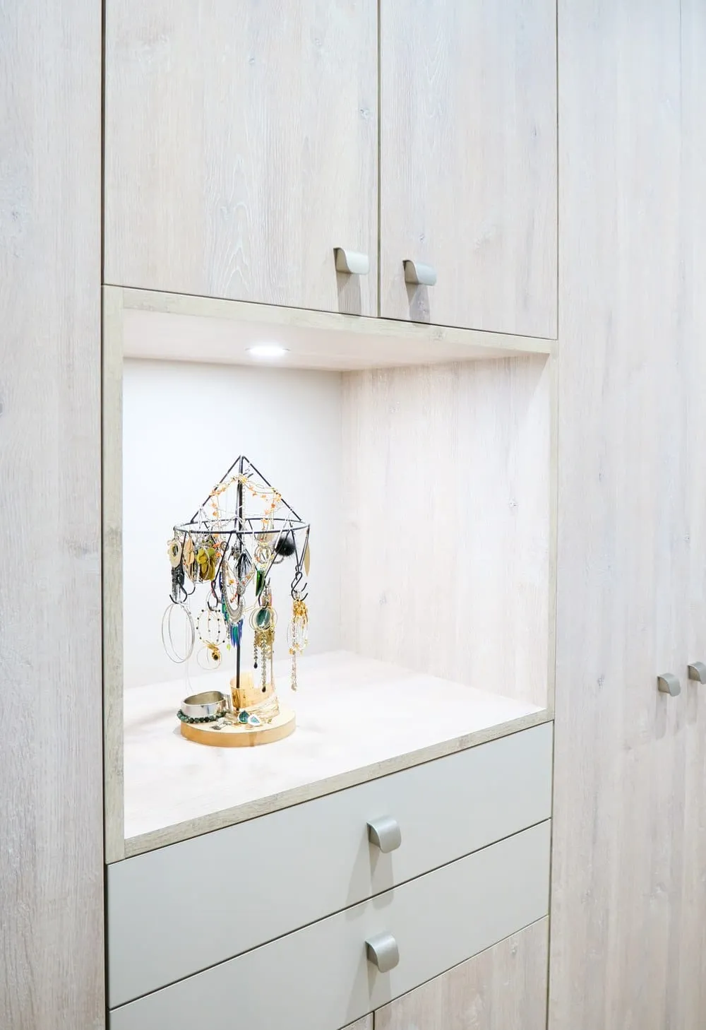 Chambre réagencée avec dressing et claustra sur mesure