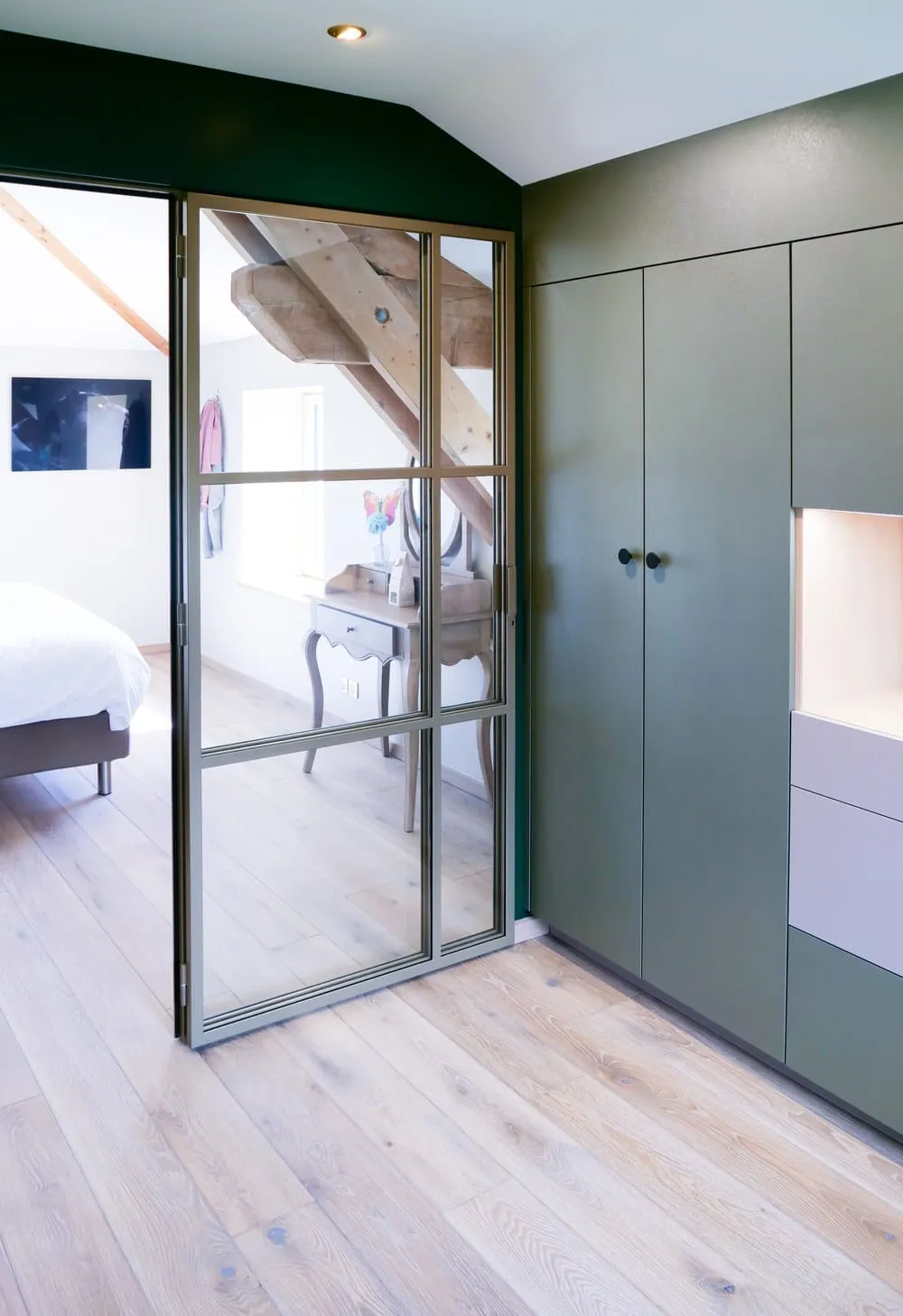 Dressing et verrière sur mesure dans une suite parentale