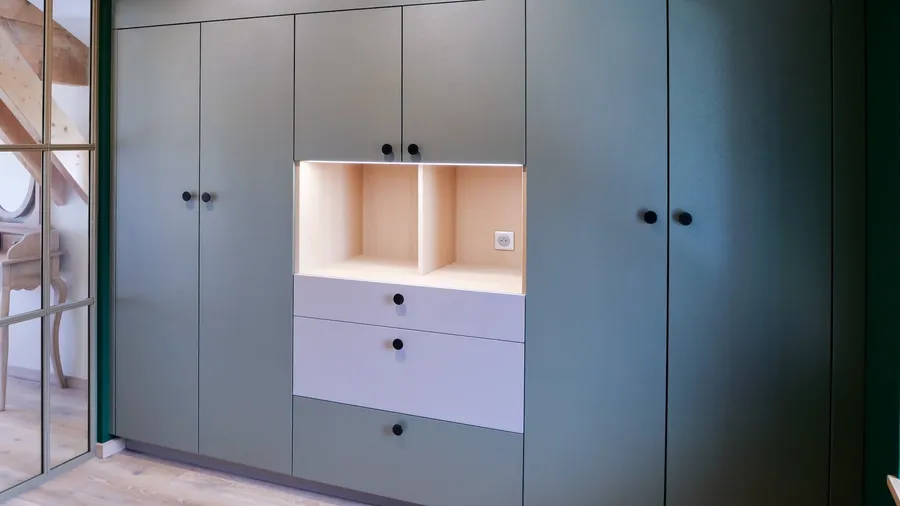 Dressing et verrière sur mesure dans une suite parentale