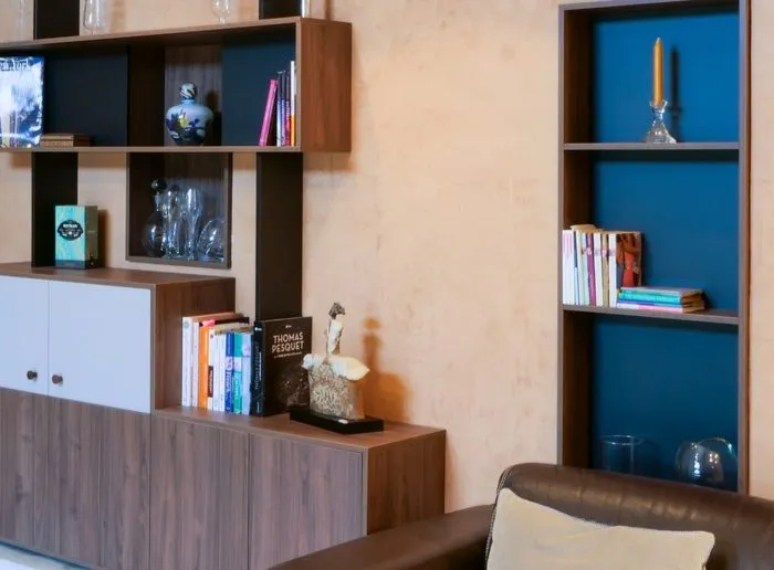 Bibliothèque sur mesure dans un séjour cathédrale, Montbellet