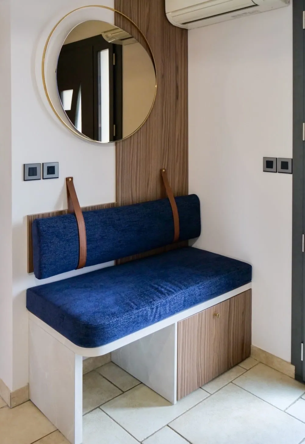 Séjour réaménagé dans une maison de campagne de l'Ain