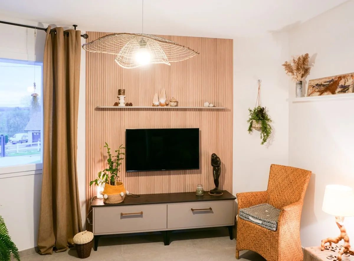 Salon et meuble tv sur mesure dans une maison totalement rénovée