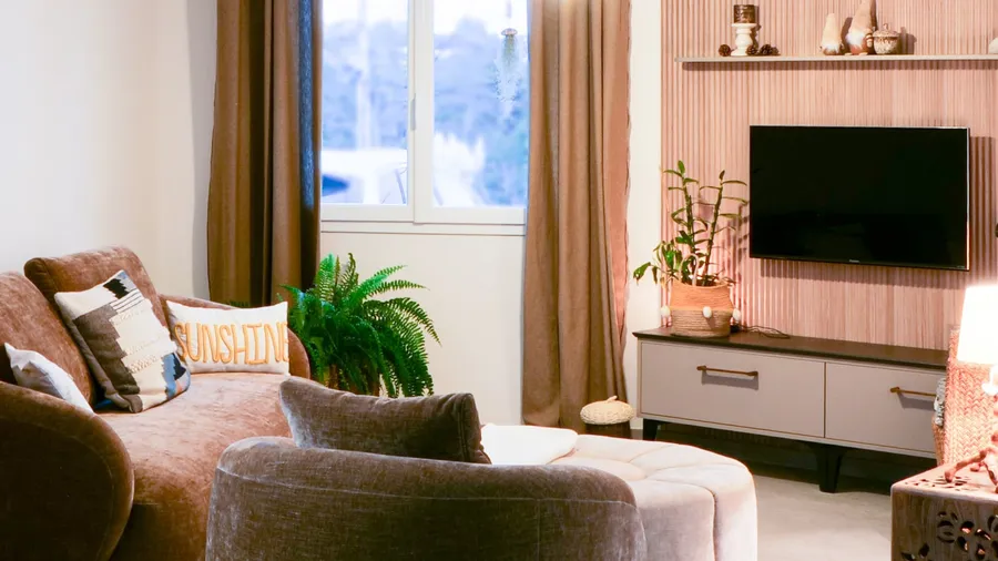 Salon et meuble tv sur mesure dans une maison totalement rénovée