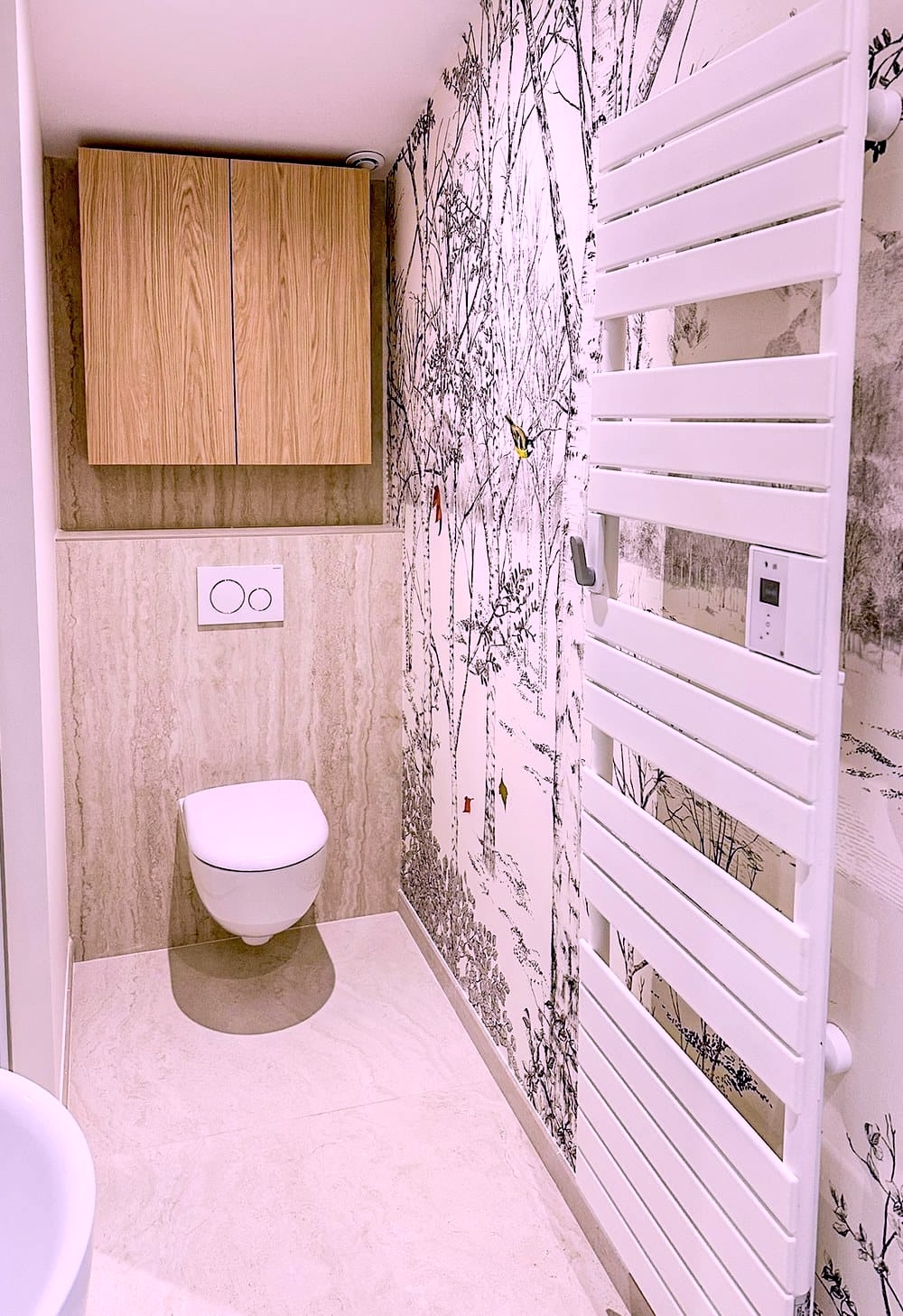 Salle de bain aux proportions généreuses dans une maison du Bugey