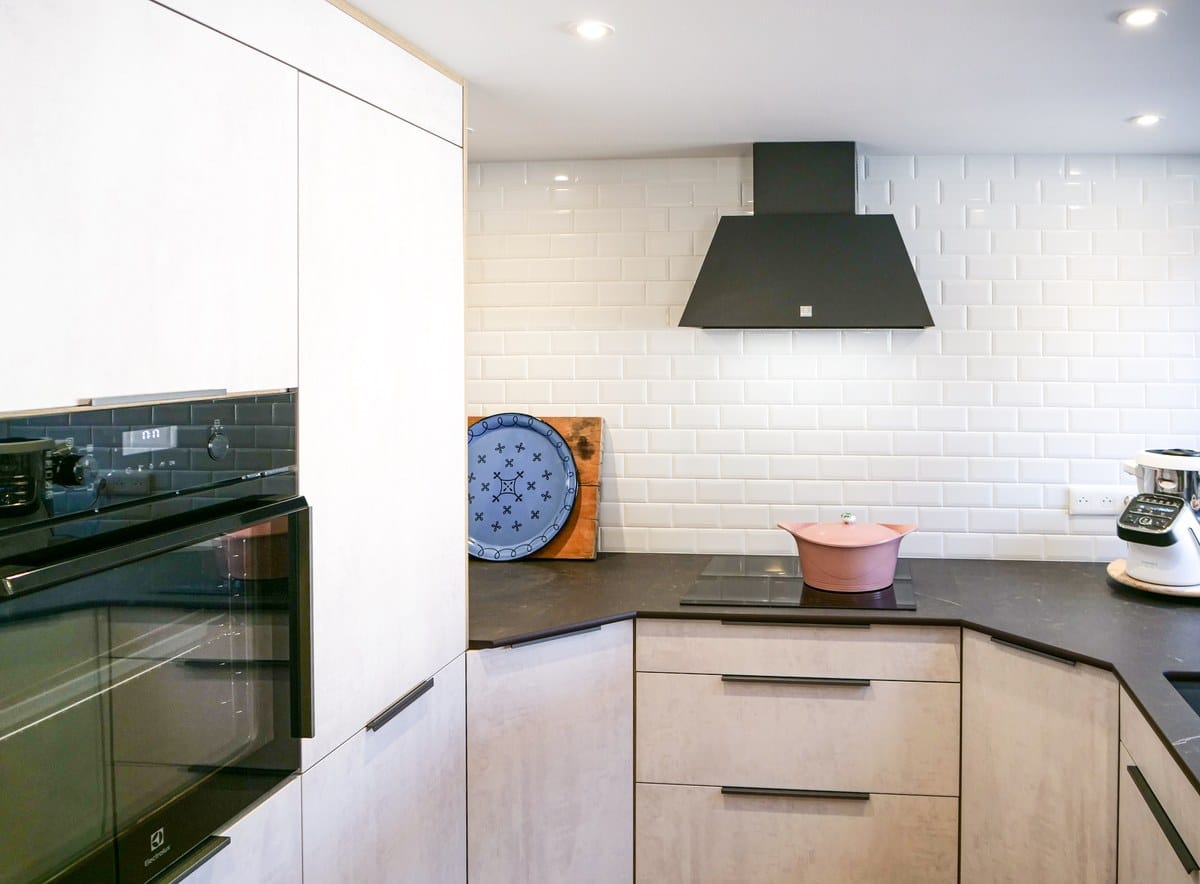 Rénovation complète d'une cuisine au style industriel dans un loft