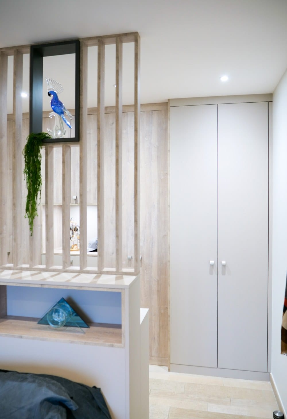 Chambre réagencée avec dressing et claustra sur mesure