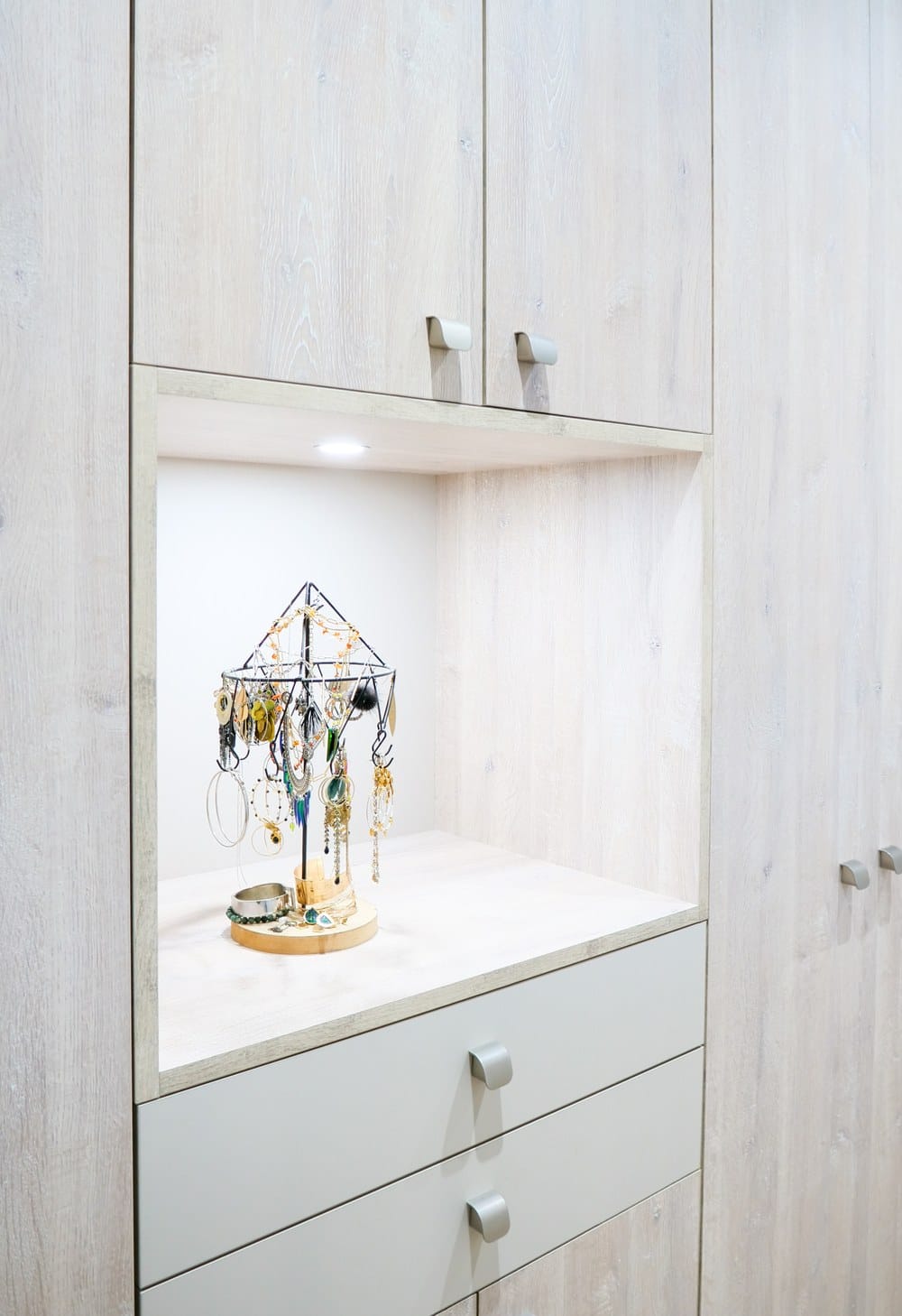 Chambre réagencée avec dressing et claustra sur mesure